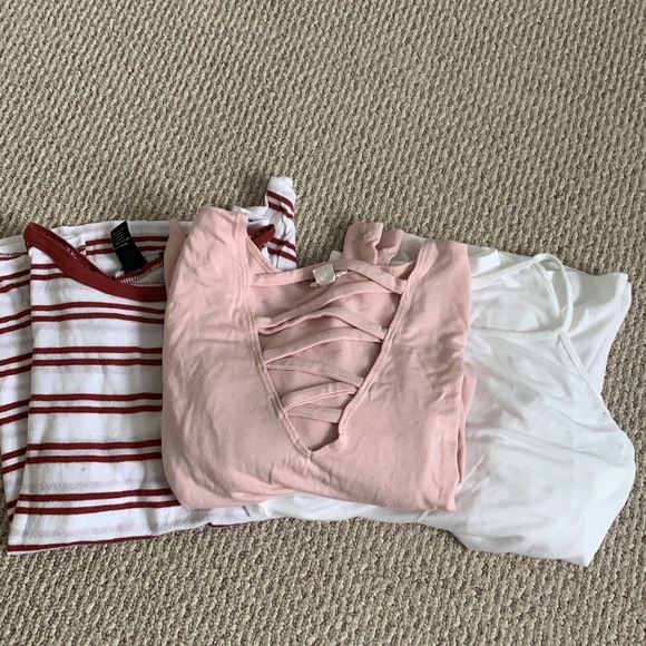 BUNDLE $18 for all tops!! Forever 21 and garage - Picture 1 of 3